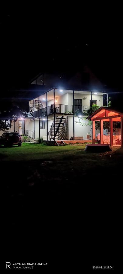 House B&B Местия Экстерьер фото