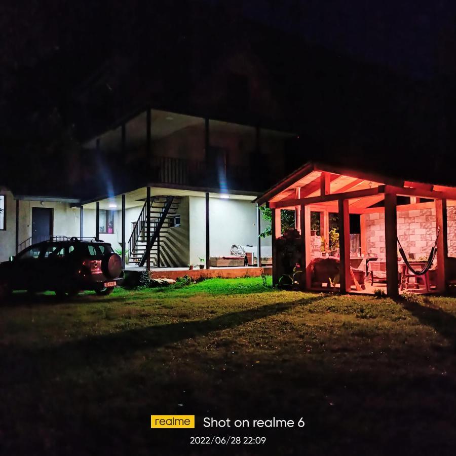 House B&B Местия Экстерьер фото