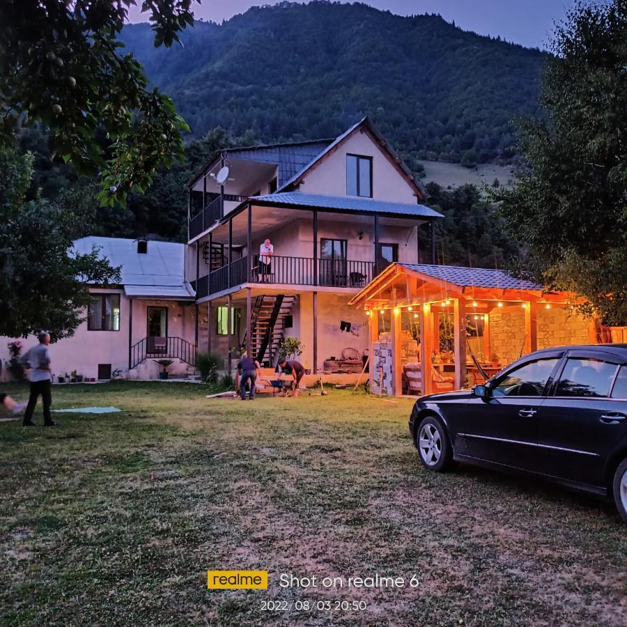 House B&B Местия Экстерьер фото