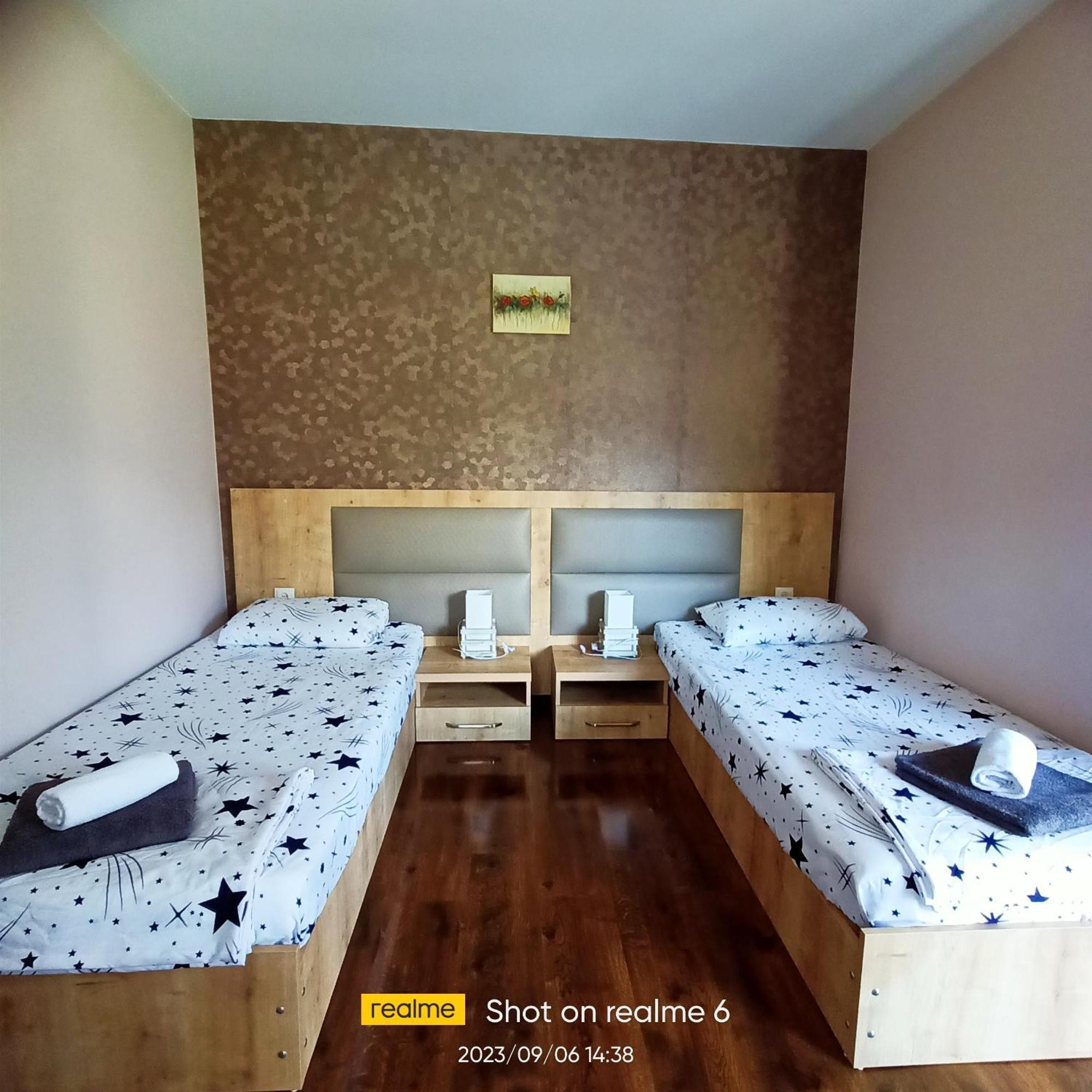 House B&B Местия Экстерьер фото
