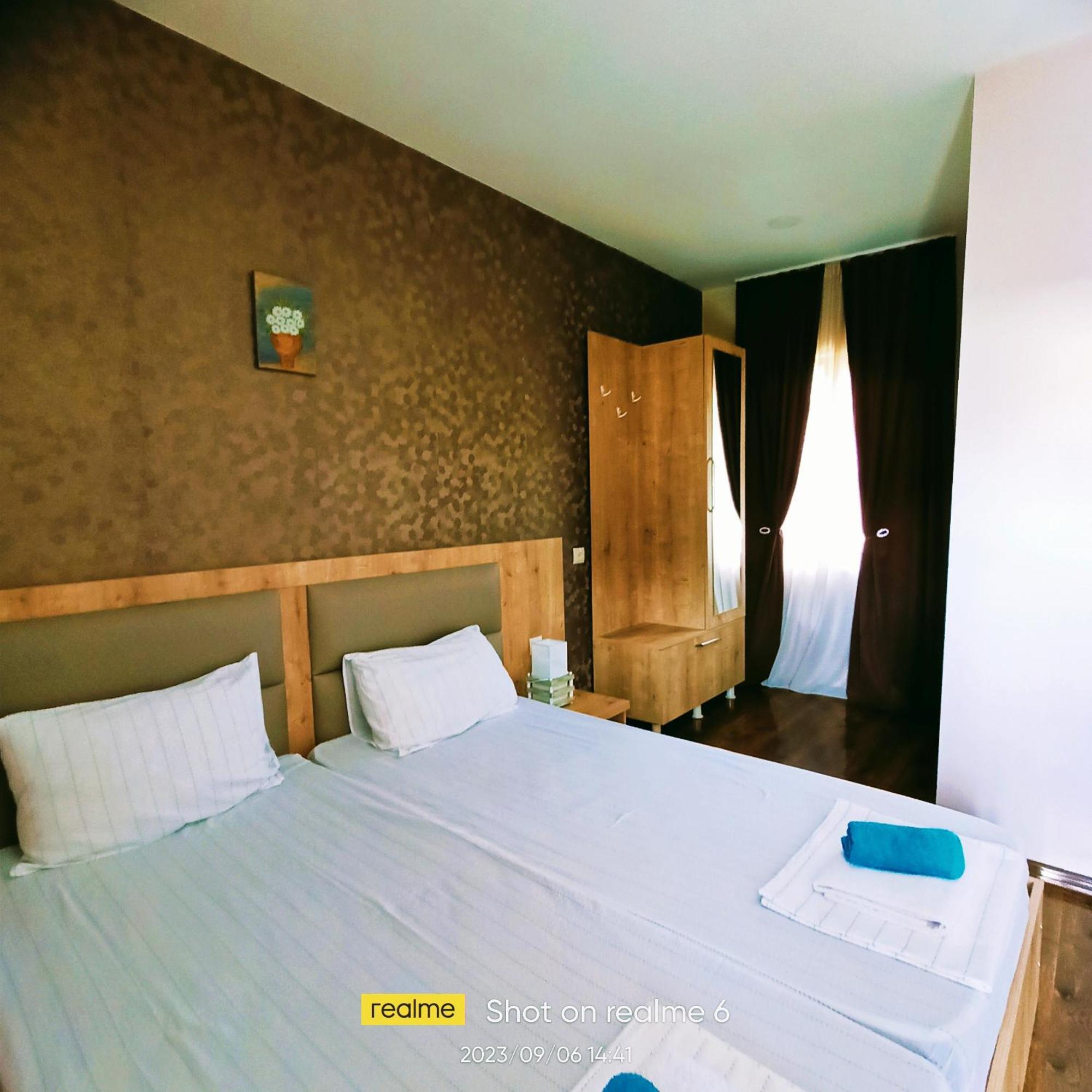 House B&B Местия Экстерьер фото