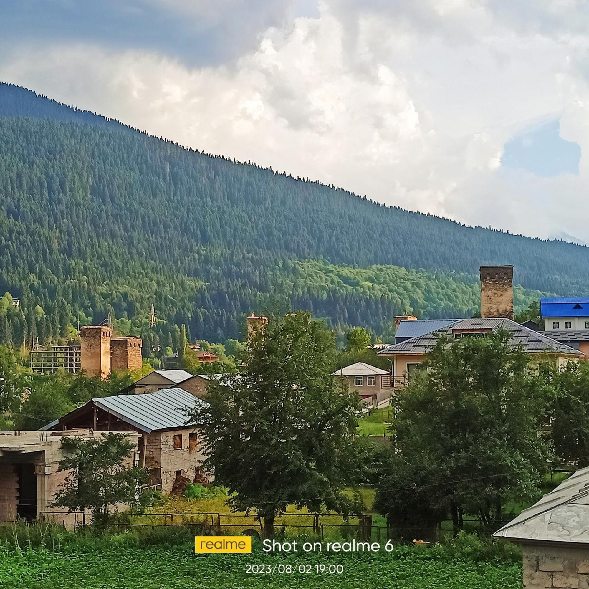 House B&B Местия Экстерьер фото